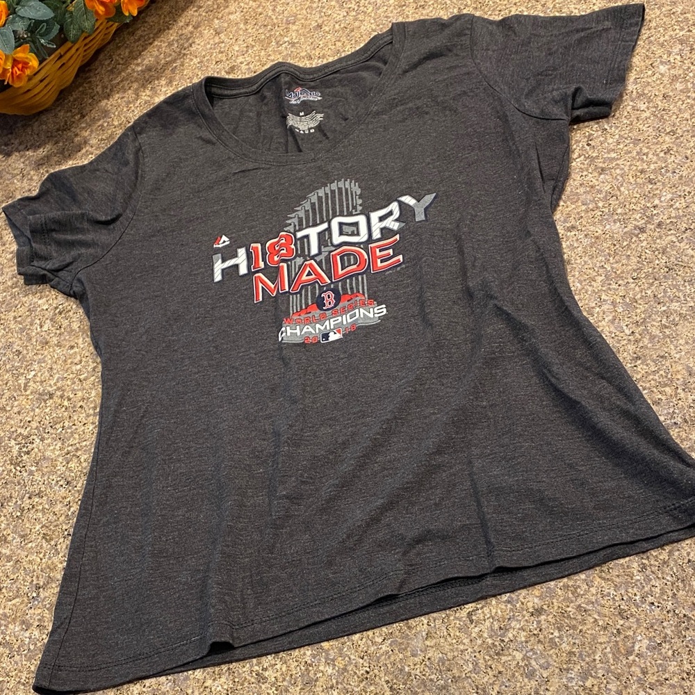 Majestic Boston Red Sox World Champions 2018 Tee Shirt Medium Gray